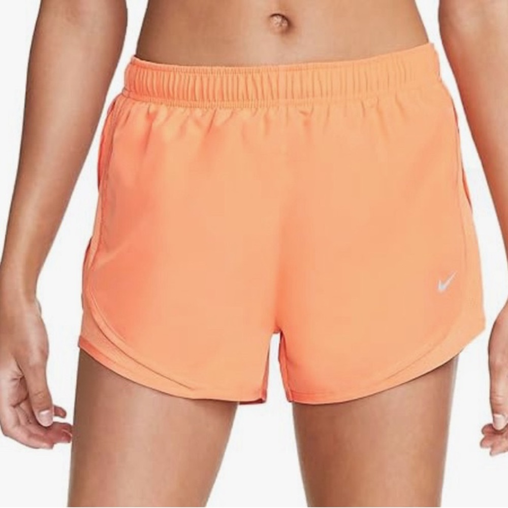 Nike Shorts Dri-Fit in Orange